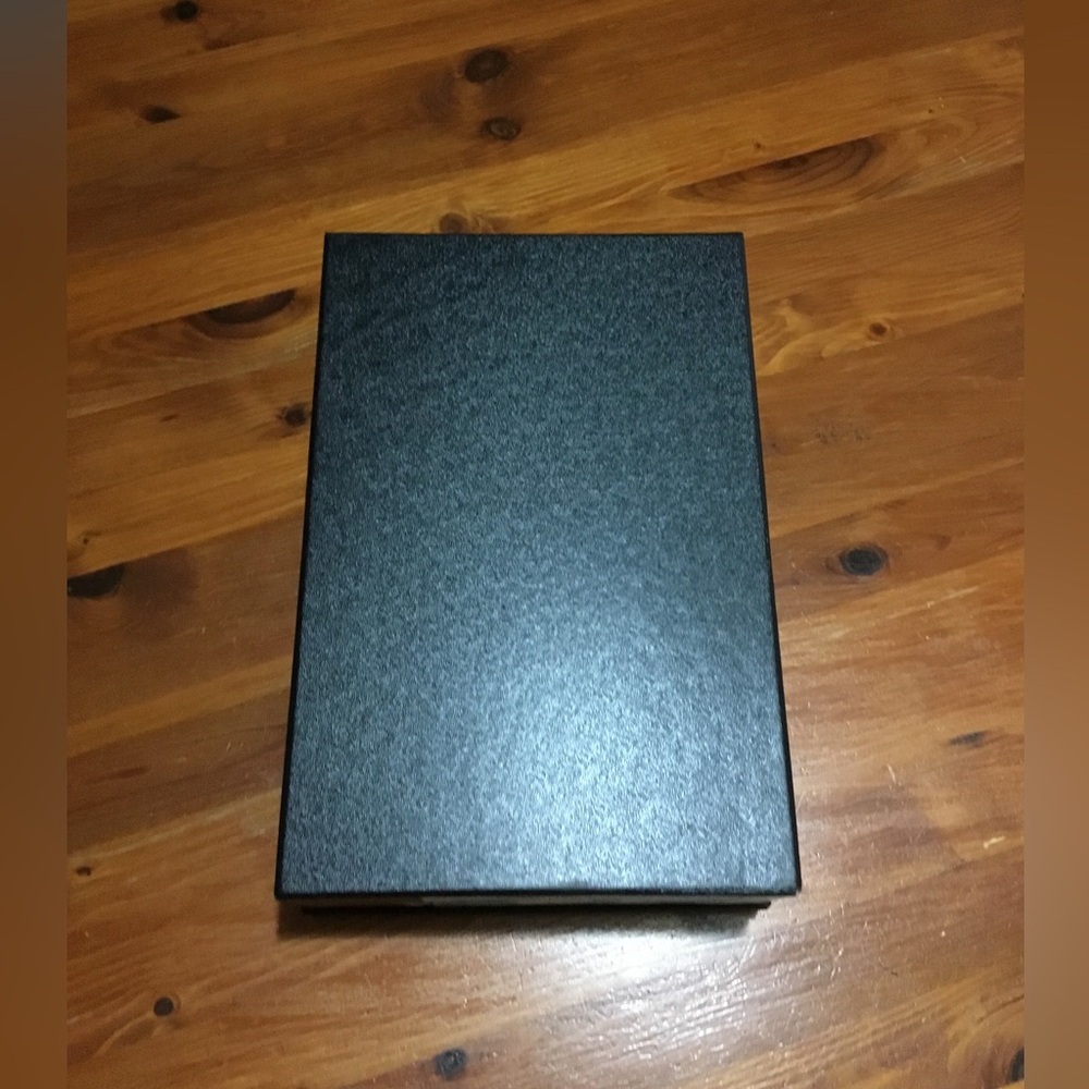 CHANEL EMPTY BOX W/2 NEW DUST BAGS SOME TISSUE BOOK-FINAL PRICE - Picture 2 of 16